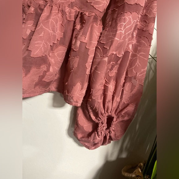 HP✨Pink Flowy Blouse - (Medium) - Picture 4 of 8